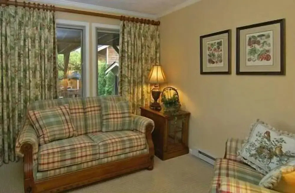 Village Inn - Blowing Rock