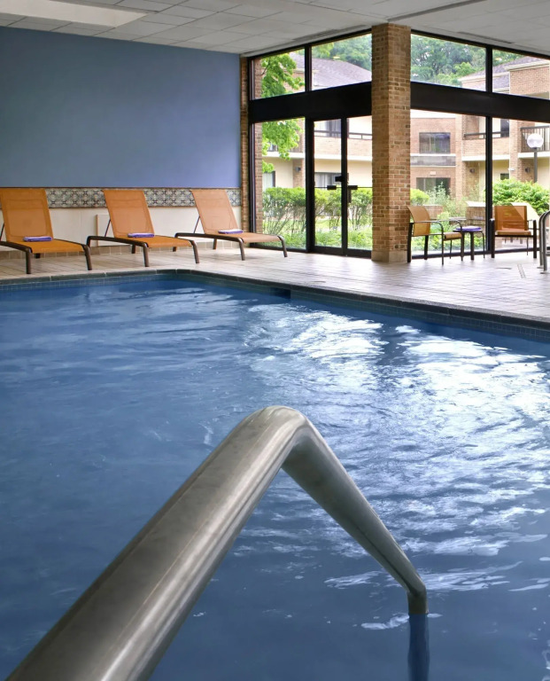Courtyard By Marriott Hartford Windsor Airport