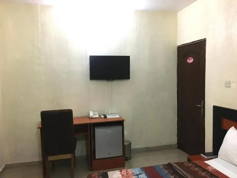 Ostra Hotels