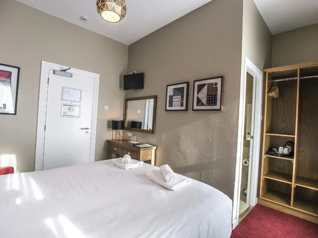 Mc Kevitts Village Hotel