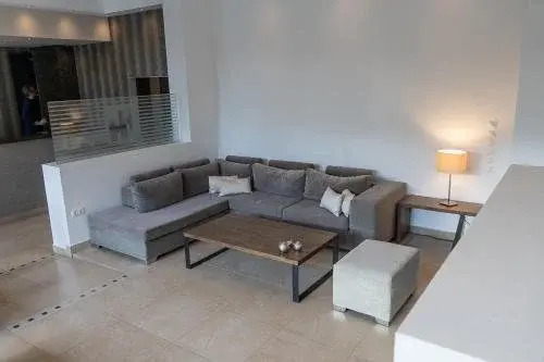 HOTEL HILL