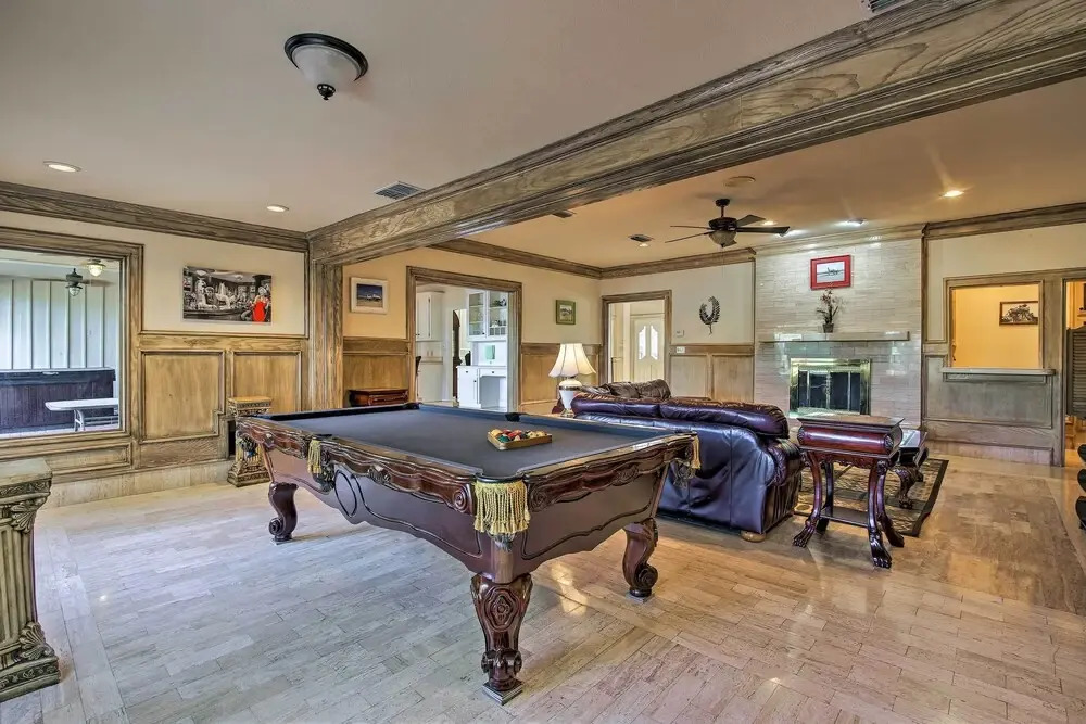 Private Pool: Lakefront Harlingen Home