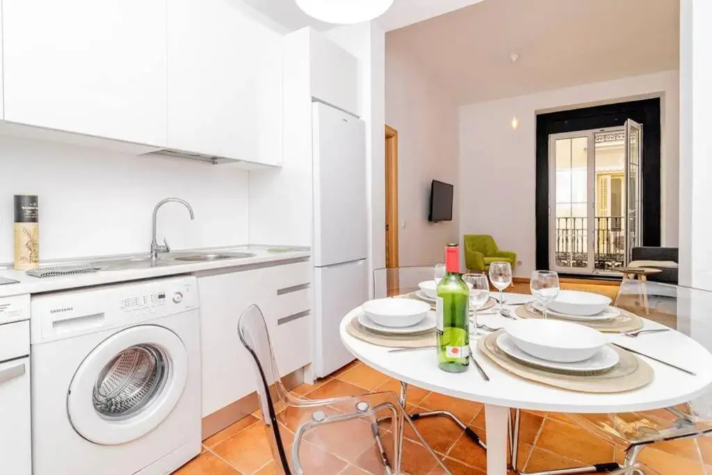 Bello Apartamento en Centro de Madrid, C/Infantas 1-3 by Batuecas