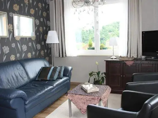 Apartment Vis-a-vis