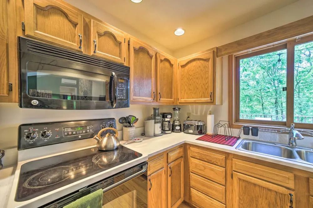 < 4 Mi to Sapphire Resort: Quiet Blue Ridge Haven