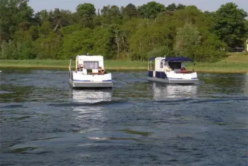 Hausboot _Wassercamper_ SCHW 930