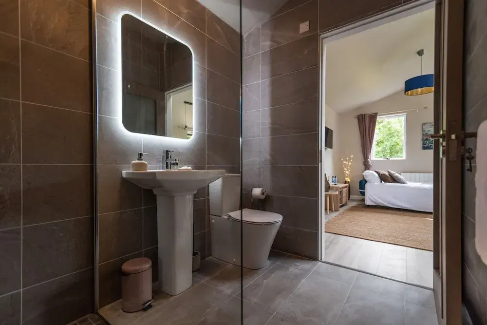 Newly Renovated, Stylish Self-catering Apartment