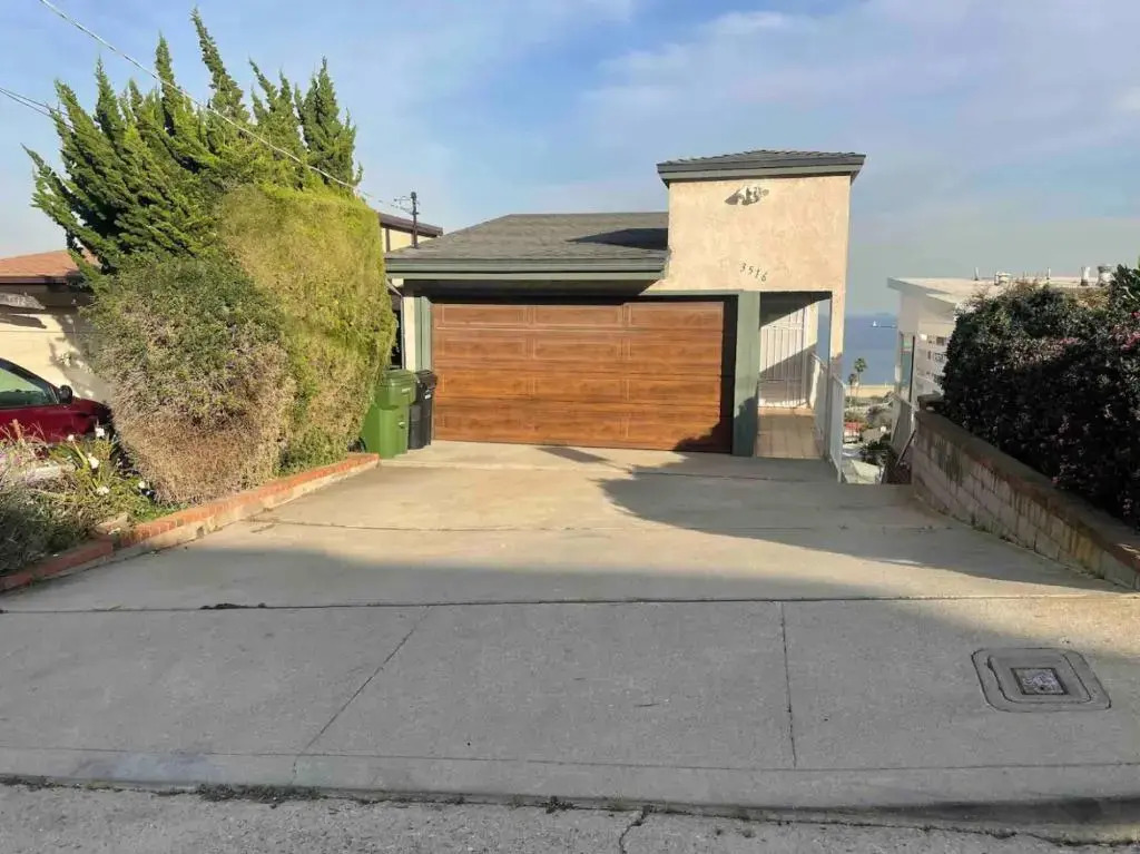 Mod2bd2ba ShowstoprViews. BBQ. Garage