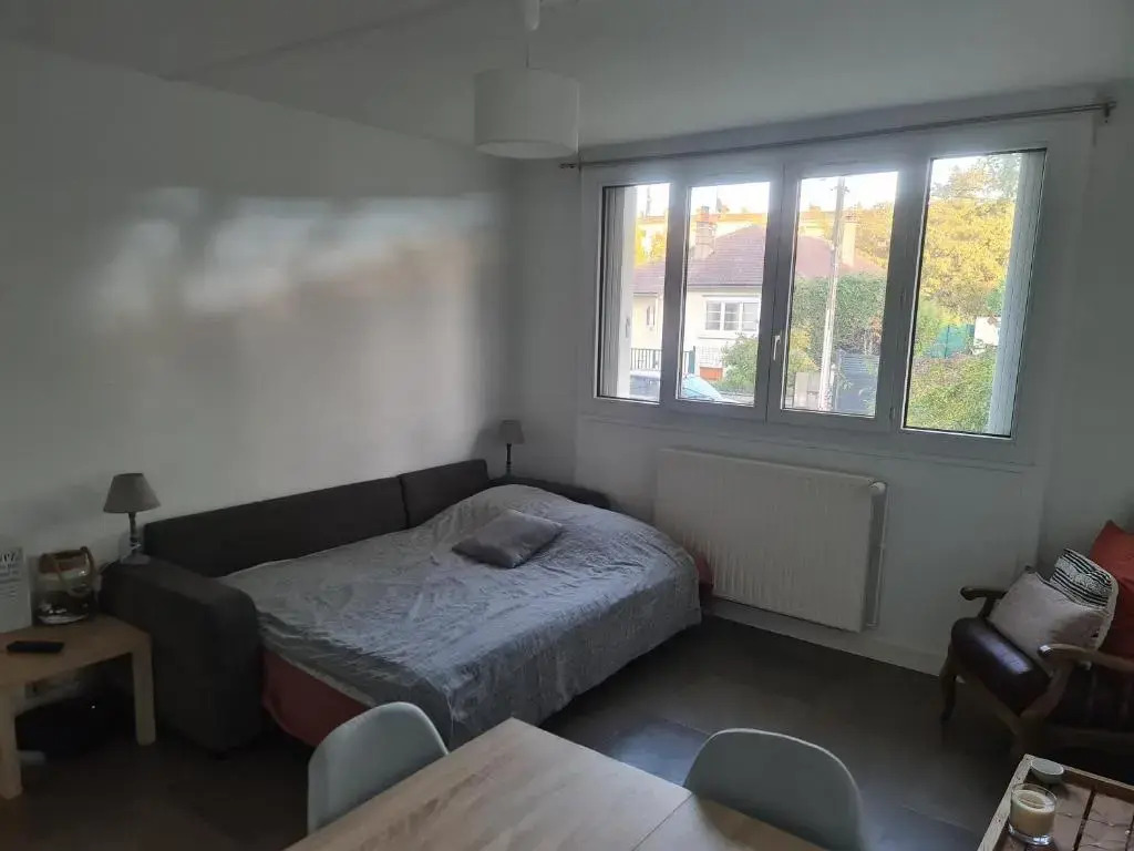 Private room in a shared apartment II