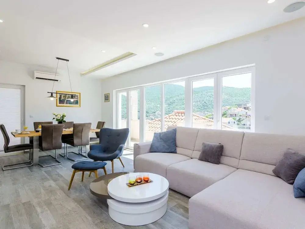 Villa Tranquility Nest Beniva - Three-bedroom Villa With Swimming Pool and Partial Sea View