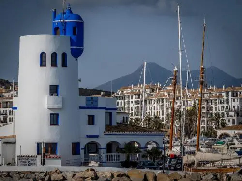 Duquesa Village Apartemento 2115