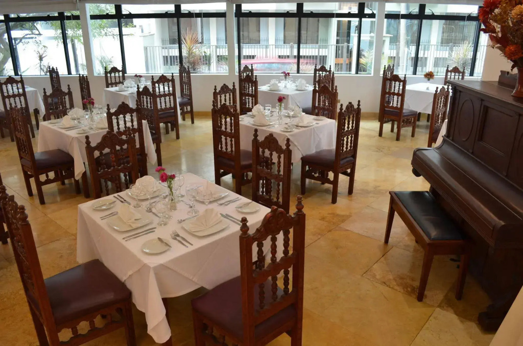 Miraflores Colon Hotel