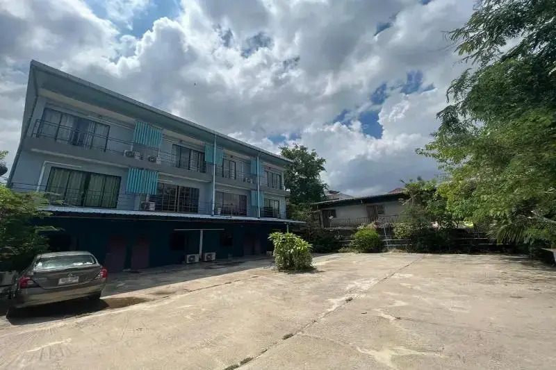 V Tharm Hotel