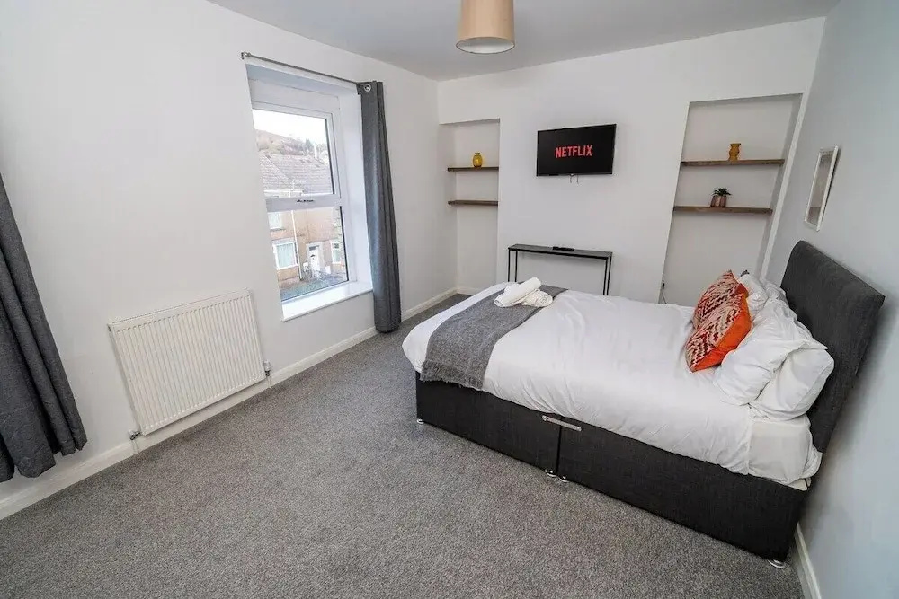 Spacious 3 Bed Home in the Heart of Swansea