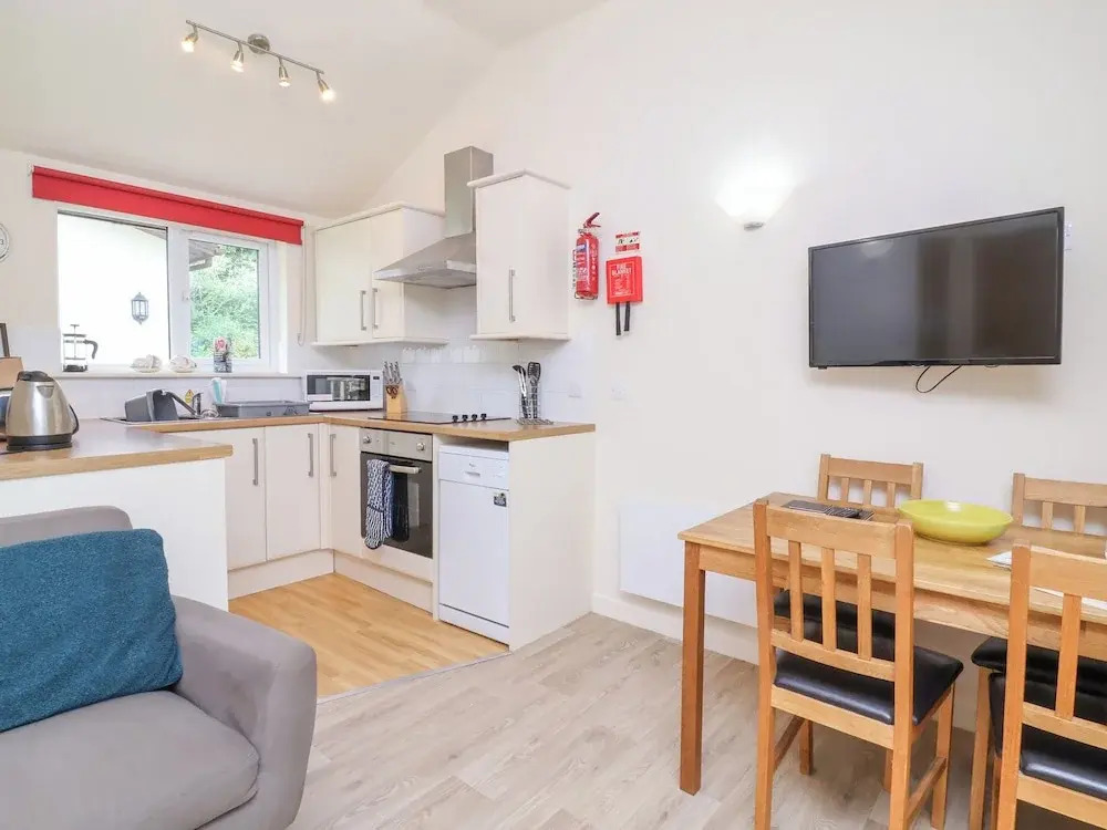 8 Manleigh Park