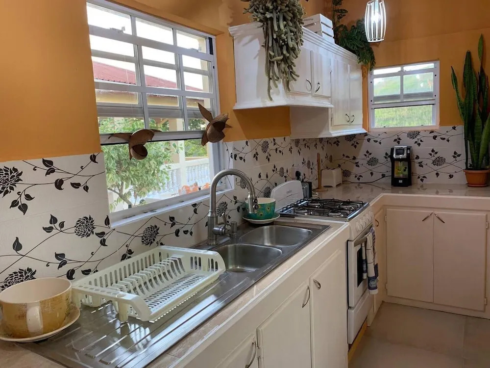 Story Villa 2 Bedrooms with Mountain & Ocean View
