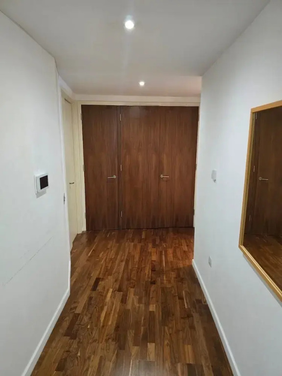 2 Bed Apartment Central London Canary Wharf