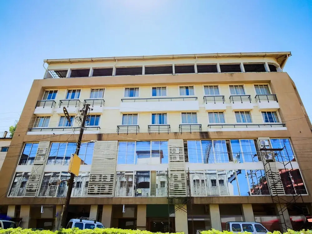 M The Business Hotel by OYO Rooms