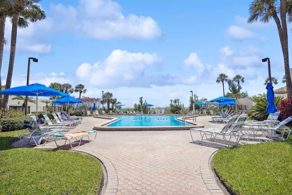 Ocean Sands 1-708