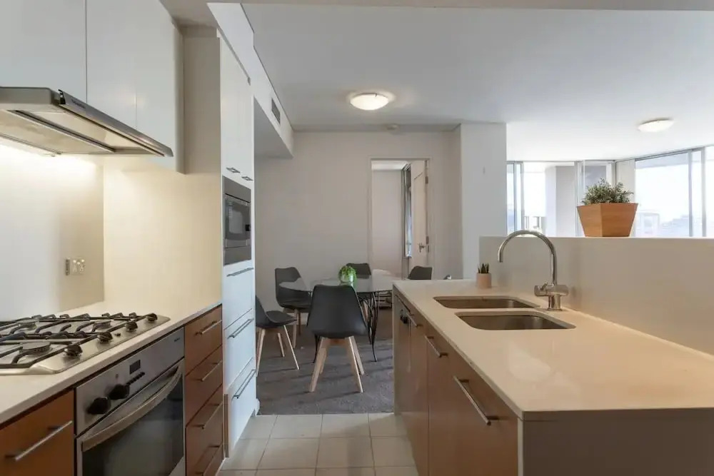 Modern Harbourside Apartment With A View