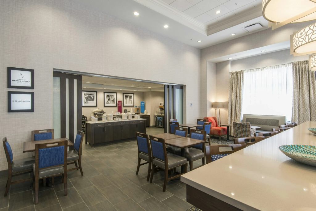Hampton Inn & Suites Tulsa Downtown, Ok