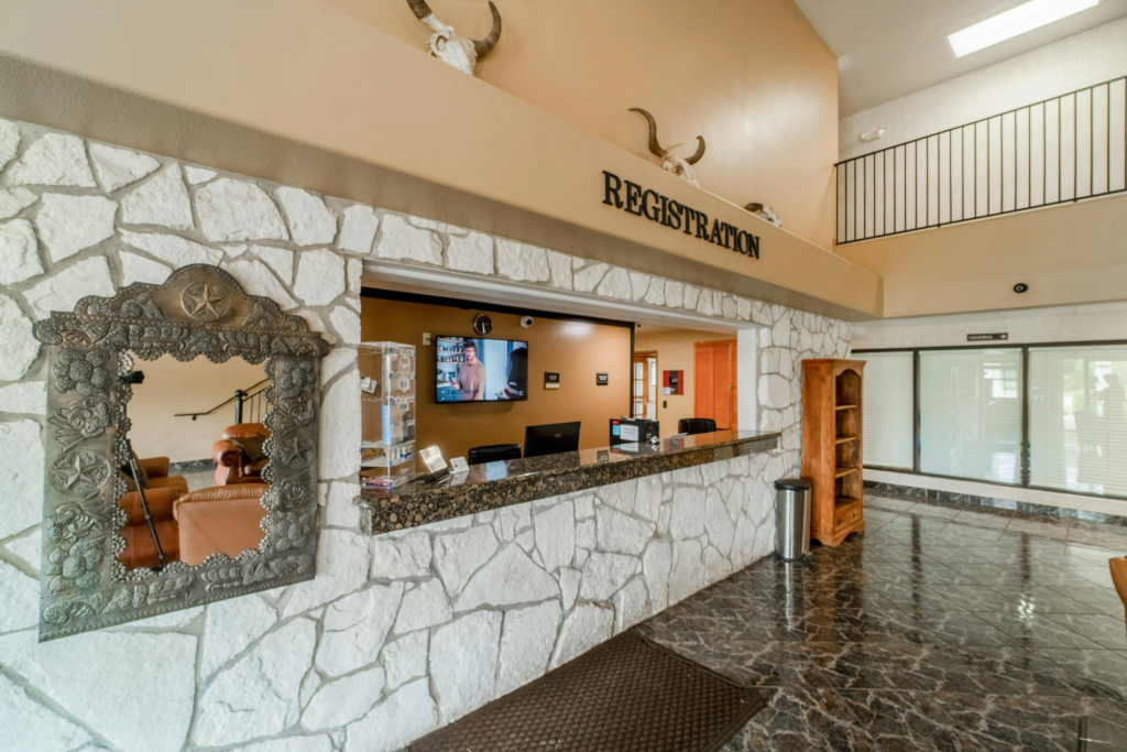 Days Inn & Suites by Wyndham Beeville