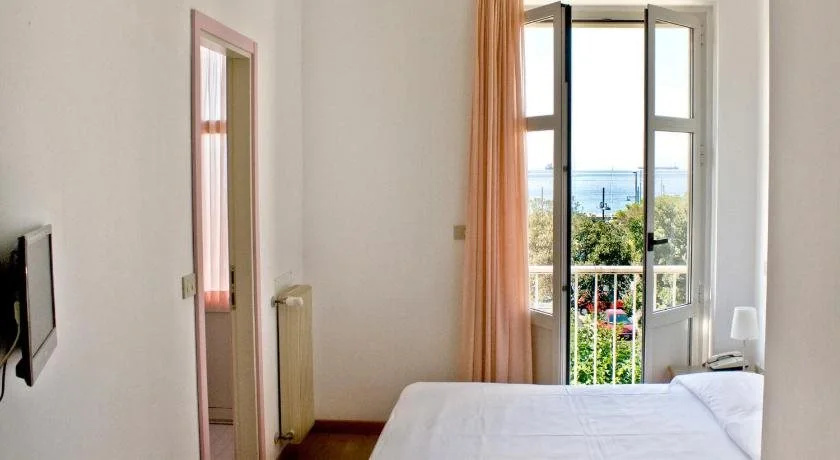 Hotel Tritone