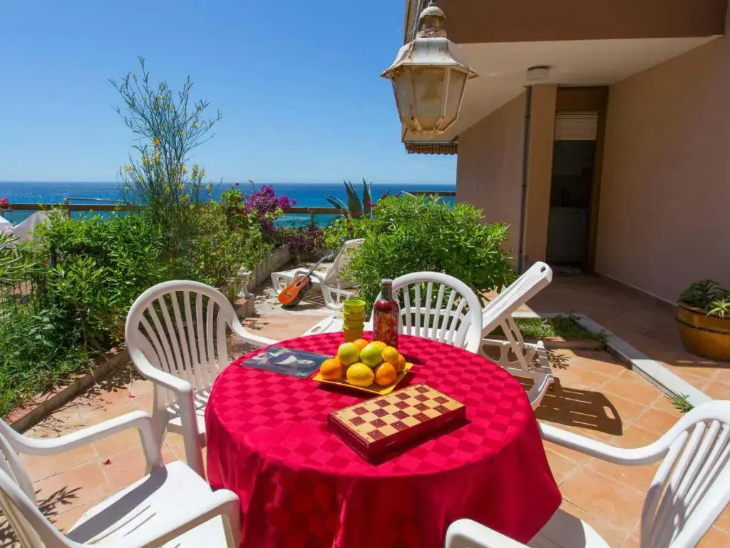 Appartement Menton, 2 pièces, 4 personnes - FR-1-196-178