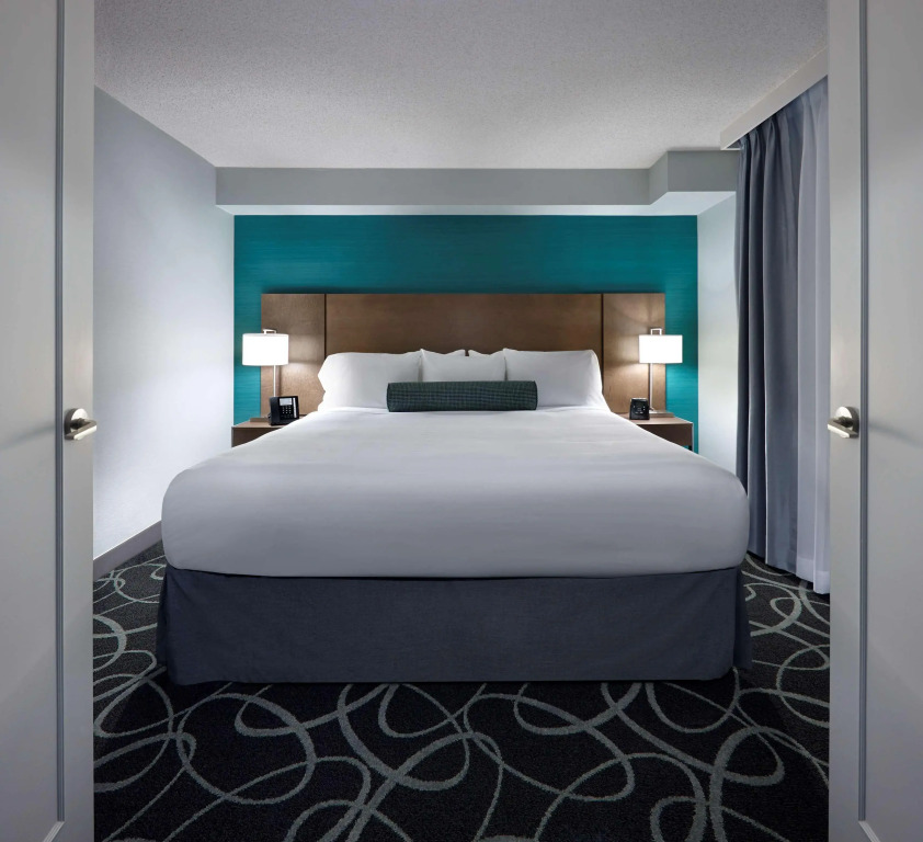 Radisson Suites Hotel Toronto Airport