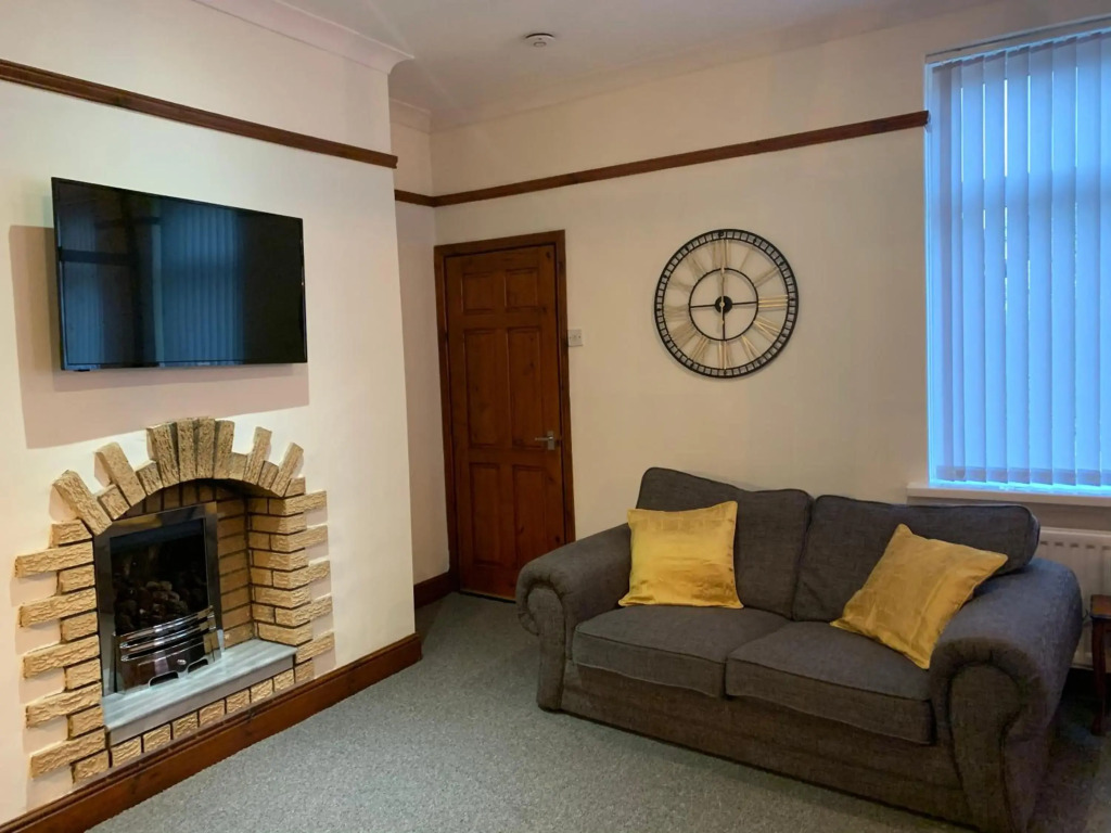 Rodsley - 2 bed Gateshead flat in central location free parking close to Saltwell Park free WIFI and Netflix
