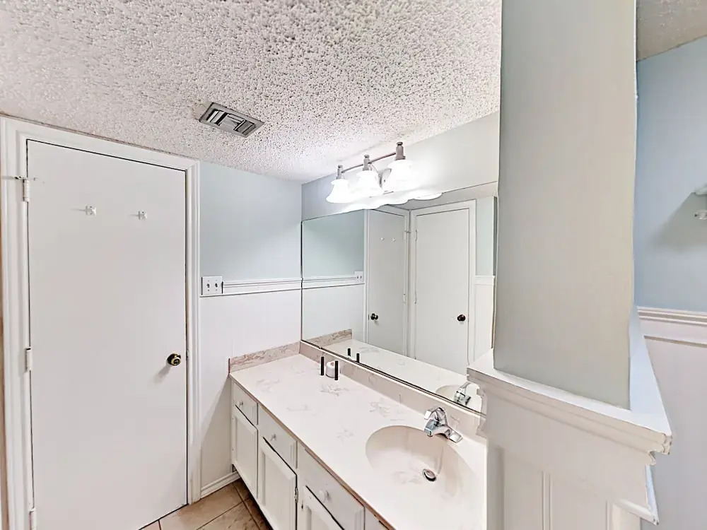 5570 Gulf Blvd Condo Unit 203 - 2 Br condo by RedAwning