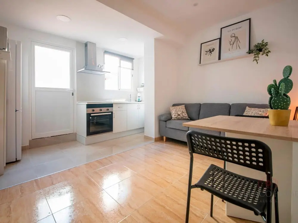 Th08 Apartamento Moderno con Patio Privado