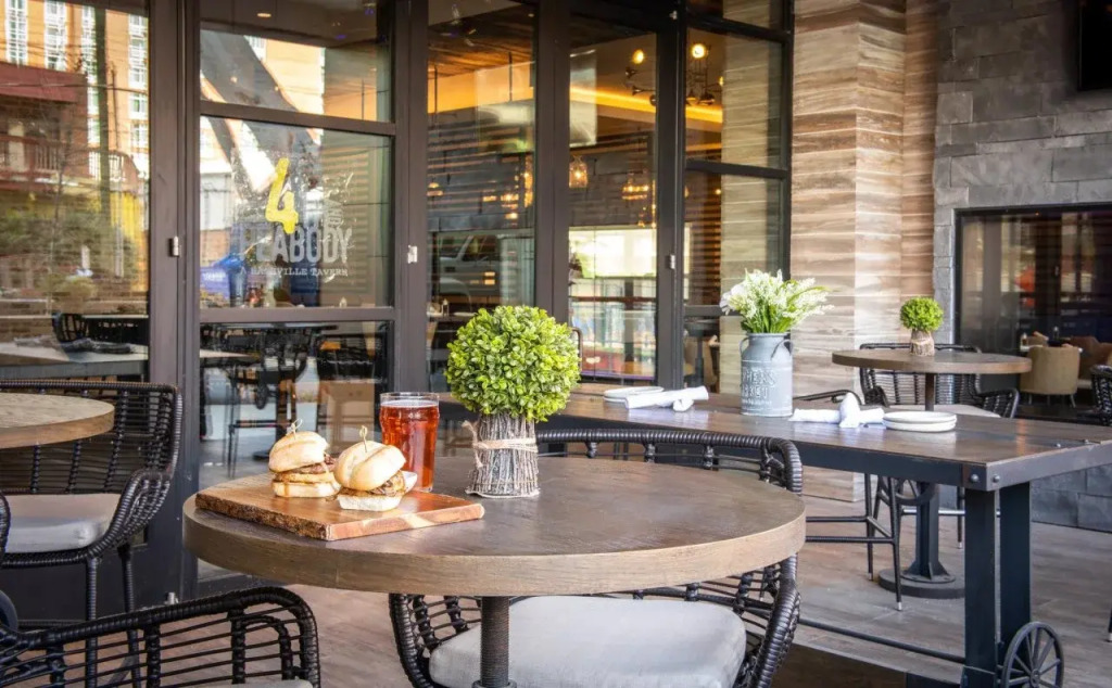 Holiday Inn & Suites Nashville Downtown - Broadway by IHG