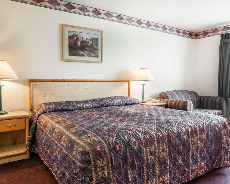Rodeway Inn & Suites
