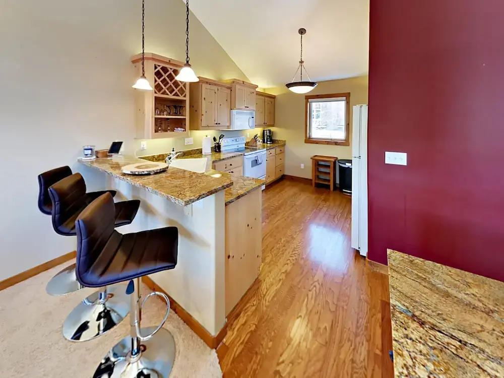 470 Kings Crossing Unit 5 -  3 Br Townhouse