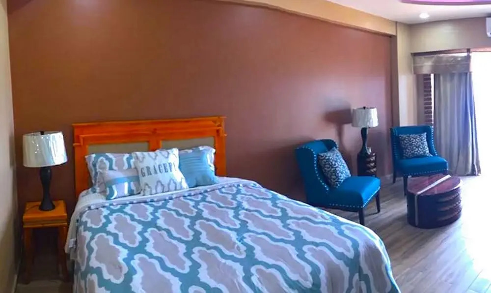 Unlimited Luxury LEVIS CONDO