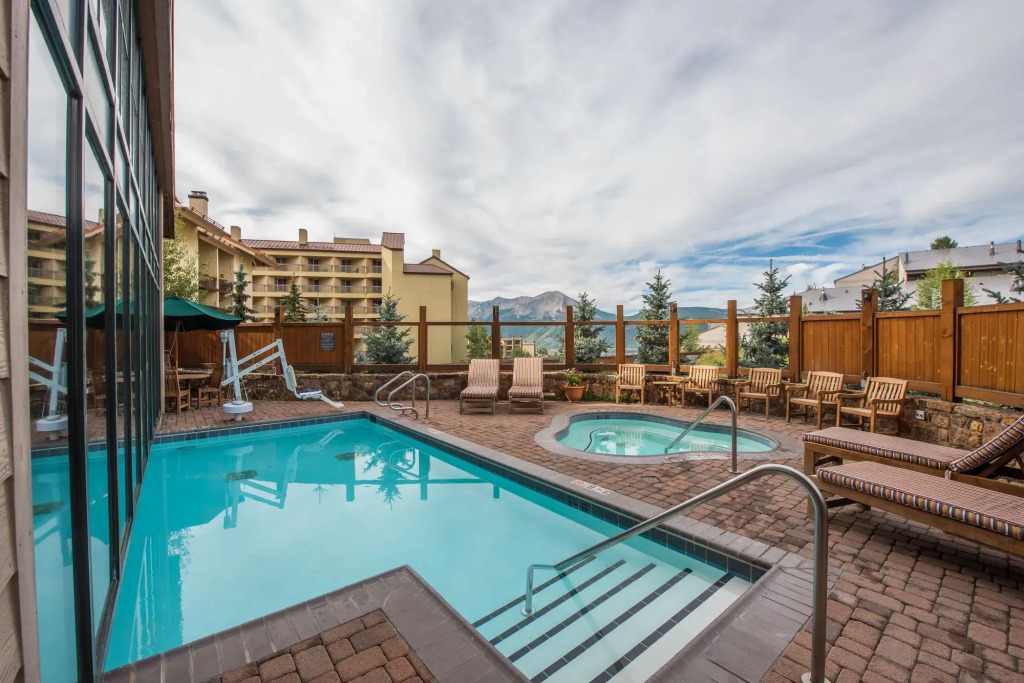 The Lodge at Mountaineer Square, A Vail Resorts Property
