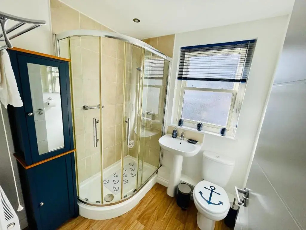 Captains Rest - 2 bedroom apartment in the heart of Brixham