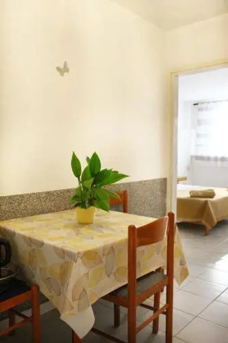 Apartment Pahljina