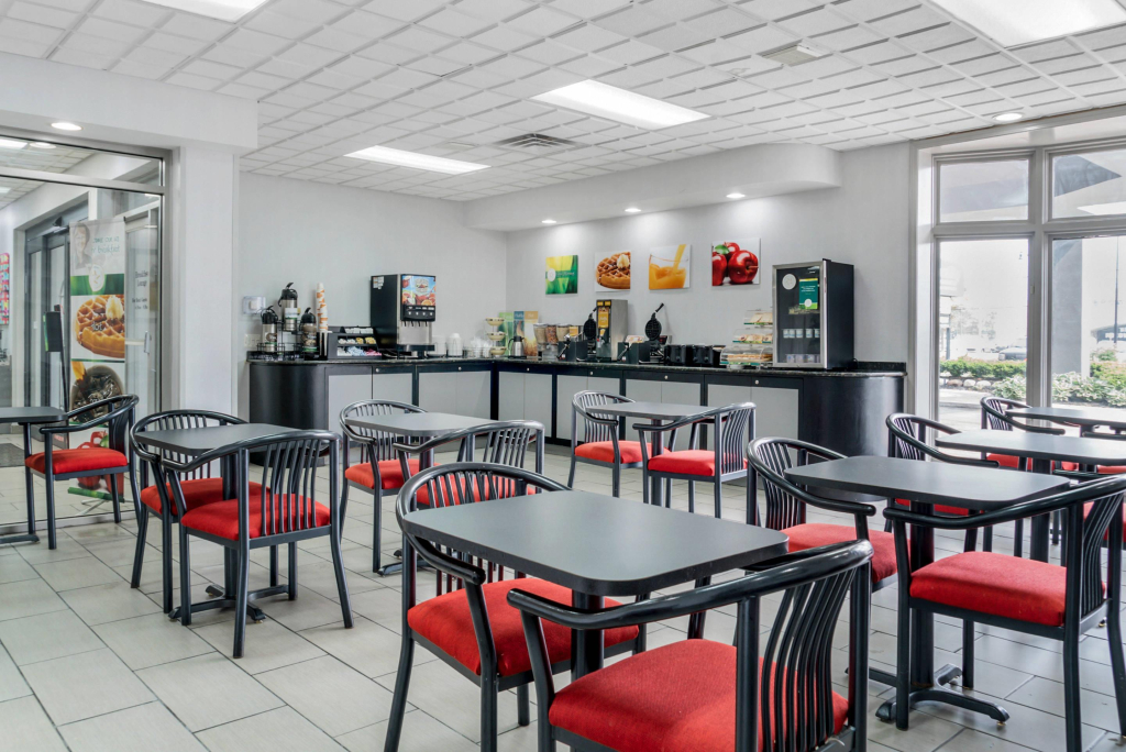 Quality Inn and Suites Livonia