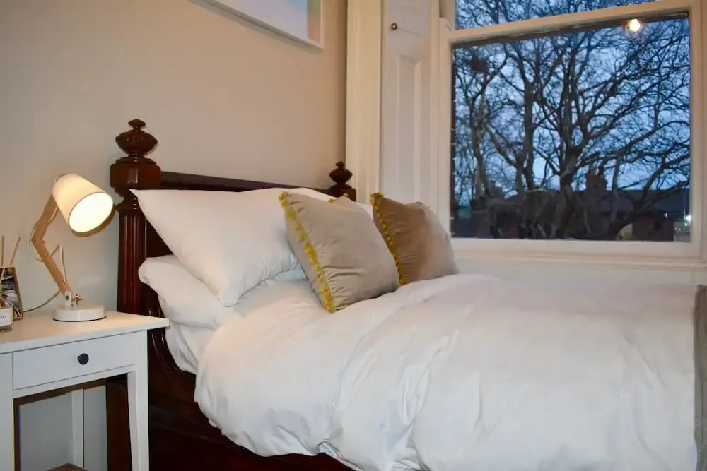 Stylish 2 Bedroom Georgian Apartment in City Centre