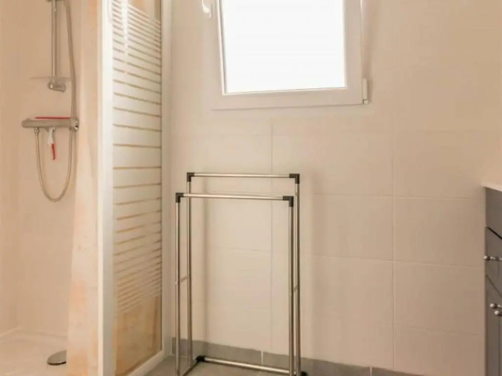 Maison mitoyenne cosy à 200m de la mer avec terrasse, wifi et équipements bébé - FR-1-306-1062