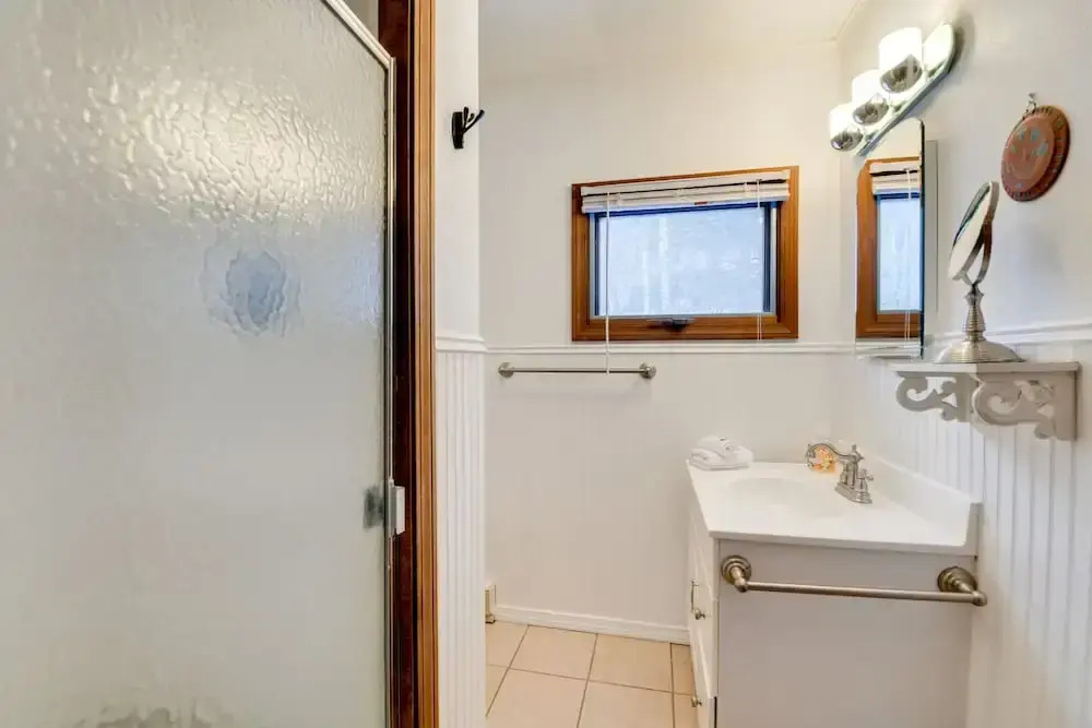 Pet-friendly Home w/ Deck: 4 Mi to Jay Peak Resort