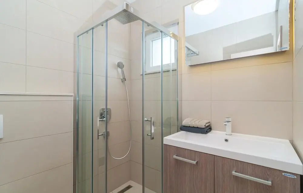 Beautiful Home in Mastrinka With 4 Bedrooms, Sauna and Outdoor Swimming Pool