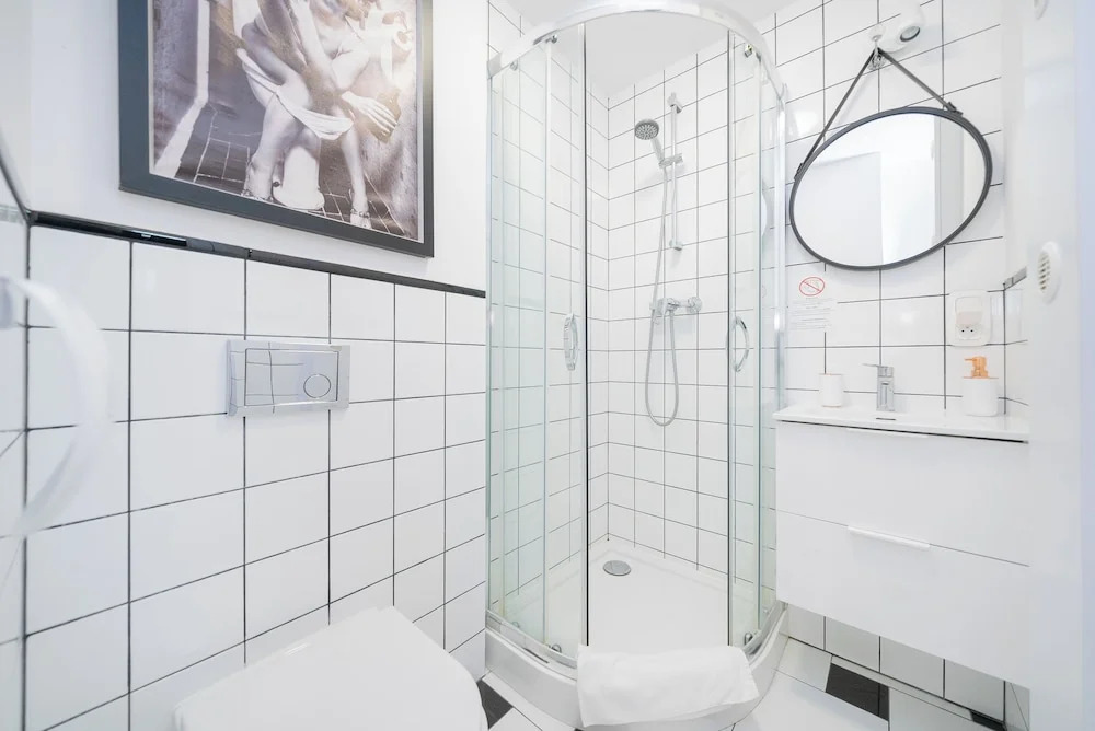 UnitApartament Warszawa Centrum Room in Apartment by Metro Rondo ONZ Super wygodne noclegi zapraszamy