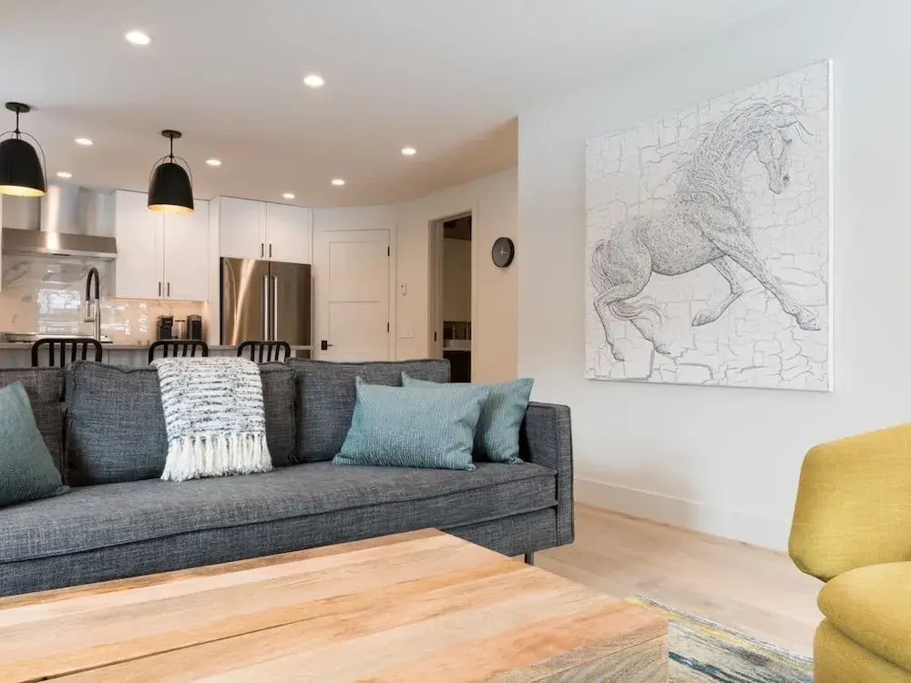South Original TownHome Unit C - 3 Br Townhouse