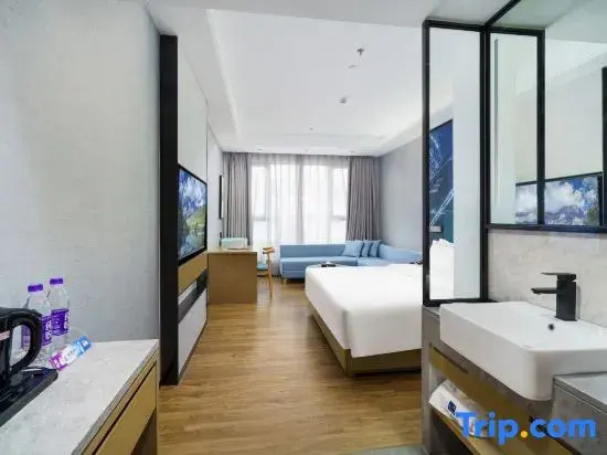 Green Carrier Hotel (Shenzhen Nanshan Coast Chengnan Oil Store)