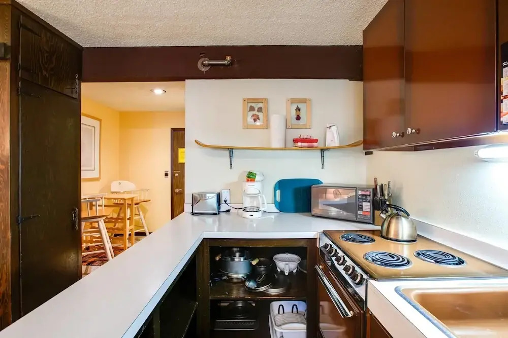 Snowline Lodge Condo #46 - Great for Skiers and Hikers on a Budget! Now has Wifi