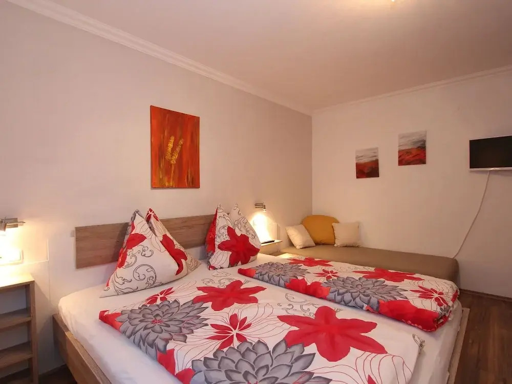 Quaint Apartment near Forest in Neukirchen am Großvenediger