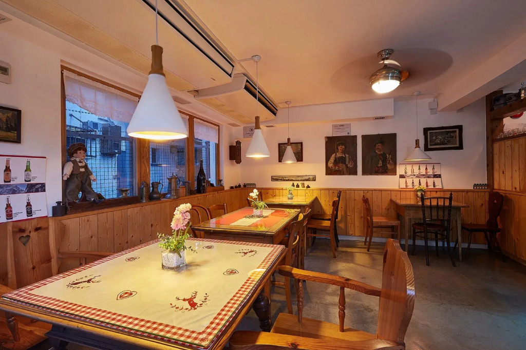 B & B Cheung Chau